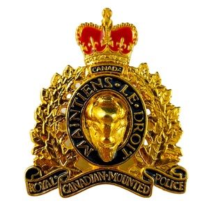 Highly Collectable Gilded Metal & Enamel Queens Crown RCMP Cap Badge